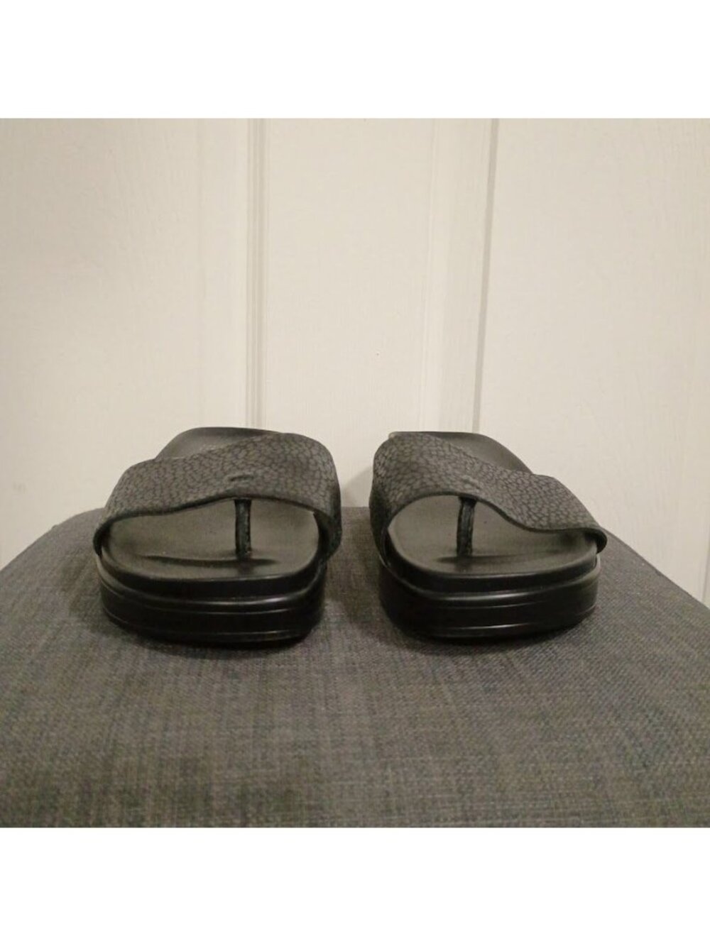 Donald Pliner Black Leather Slides Sandals Size 8.5M Platform Stylish - Picture 4 of 6